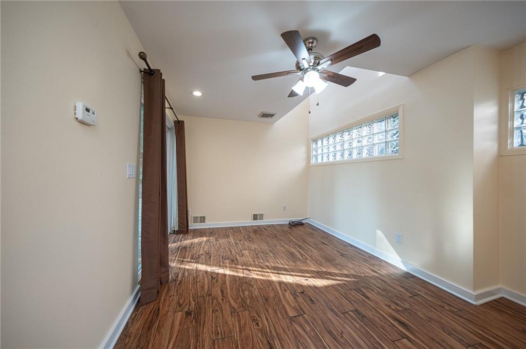 2928 Fernwald Road Pittsburgh, PA 15217 - Photo 20 of 48 Gallery Image 20