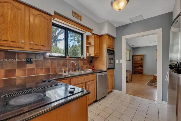 $1,250,000 | 7901 Southwest 133rd Street, Pinecrest, FL 33156