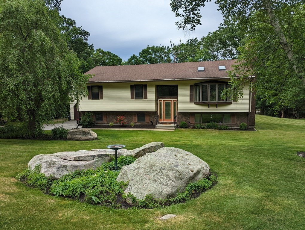 127 Douglas Road Webster, MA 01570 - Photo 1 of 42 Gallery Image 1