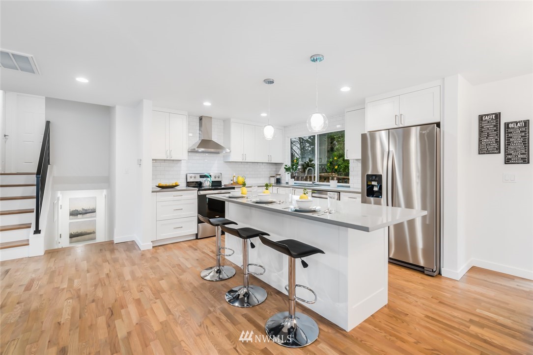 13516 Southeast 173rd Place Renton, WA 98058 - Photo 4 of 27 Gallery Image 4