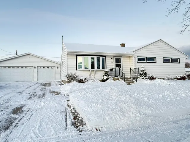 $229,900 | 1716 George Street, Manitowoc, WI 54220