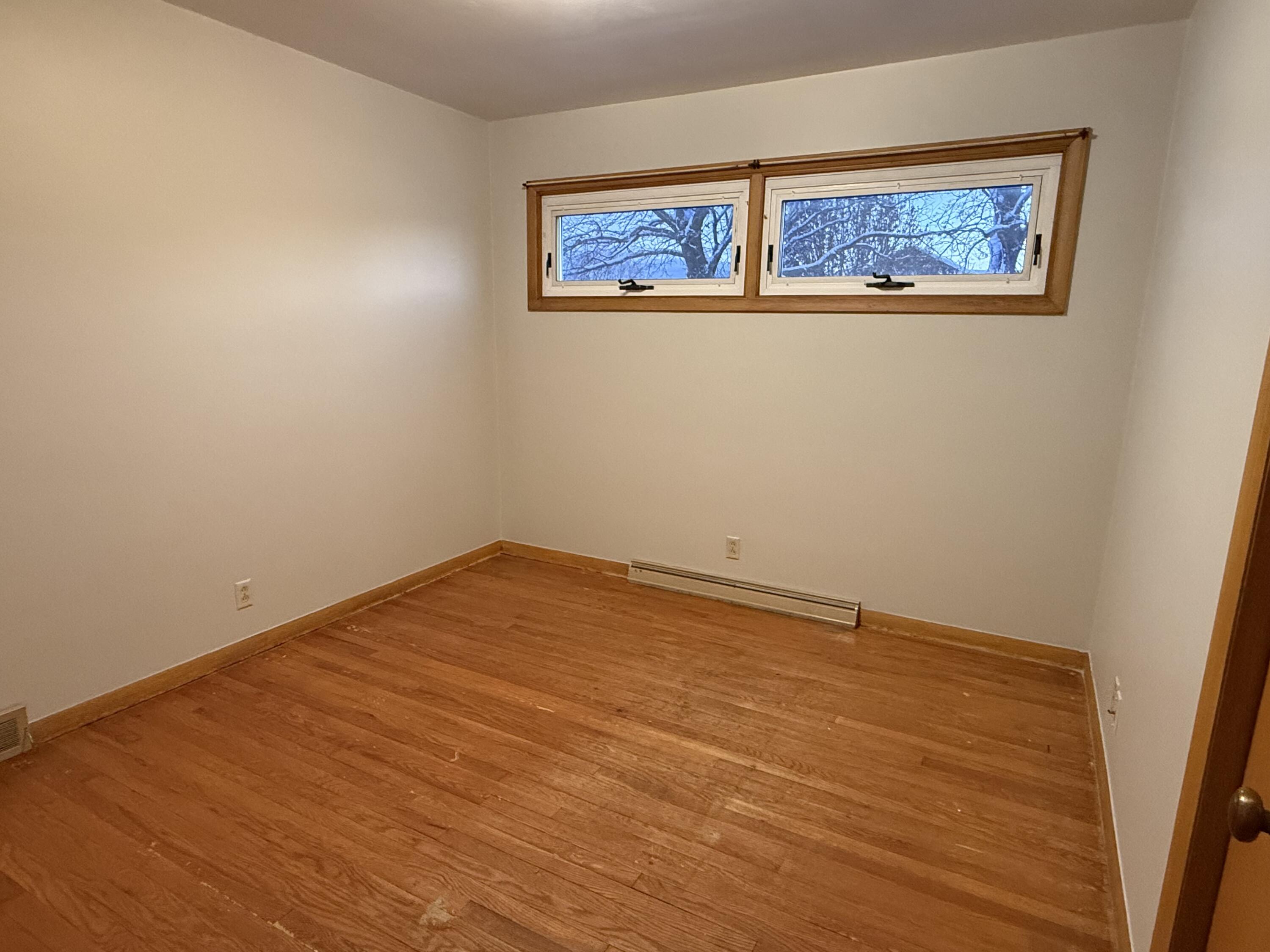 1716 George Street Manitowoc, WI 54220 - Photo 20 of 28 21 bedroom 3