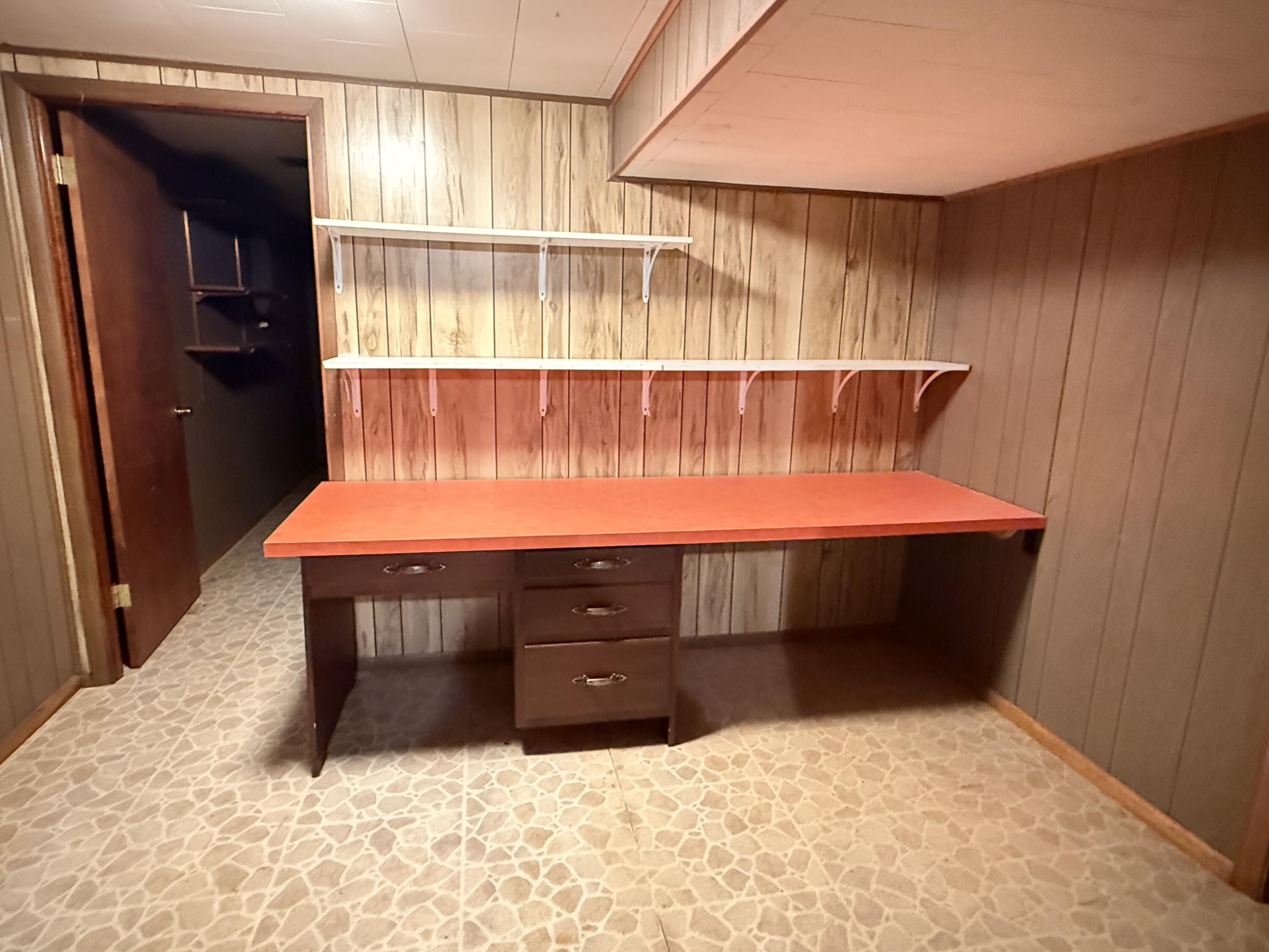 1716 George Street Manitowoc, WI 54220 - Photo 25 of 28 26 office in lower