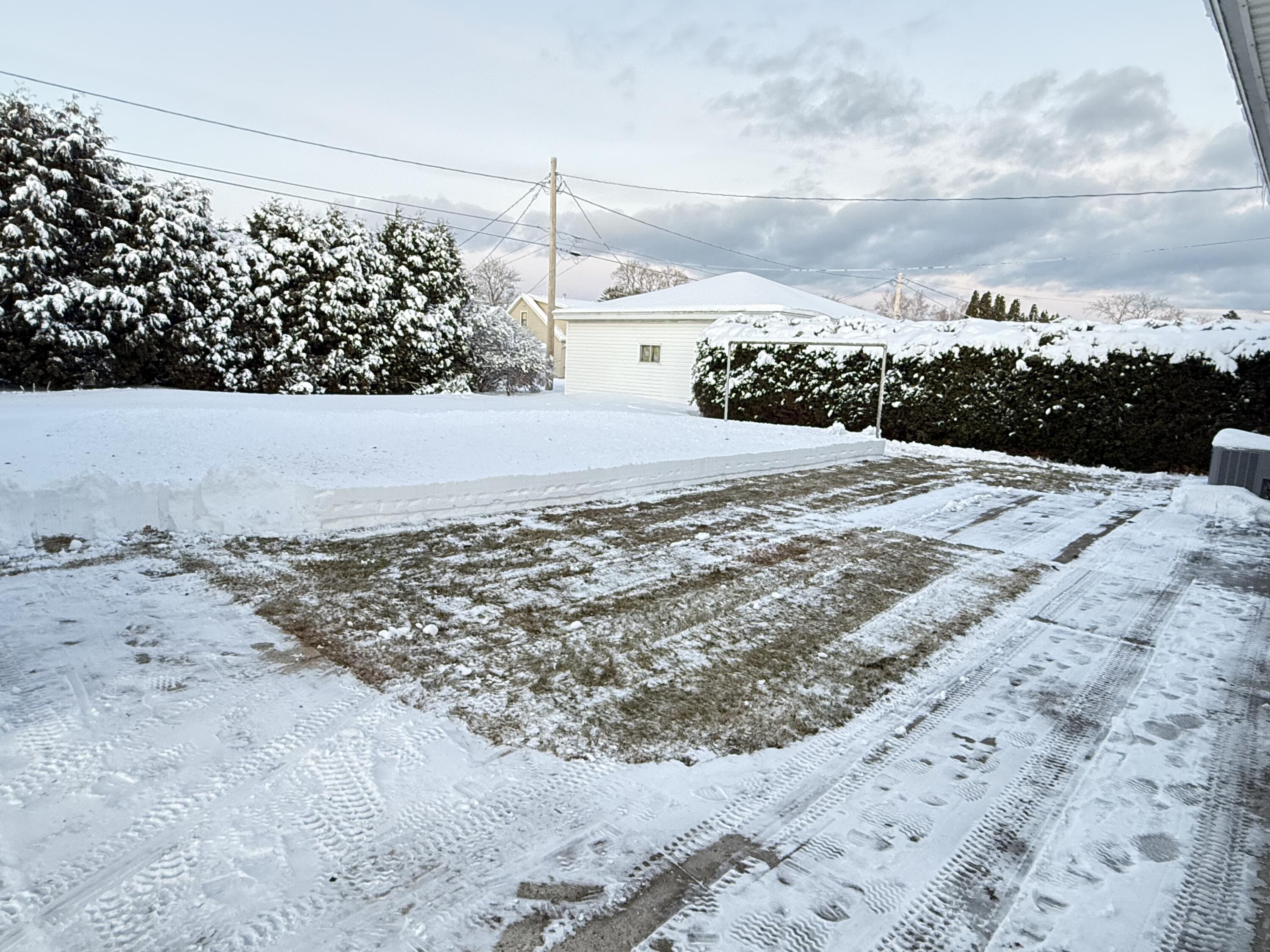 1716 George Street Manitowoc, WI 54220 - Photo 28 of 28 3 yard