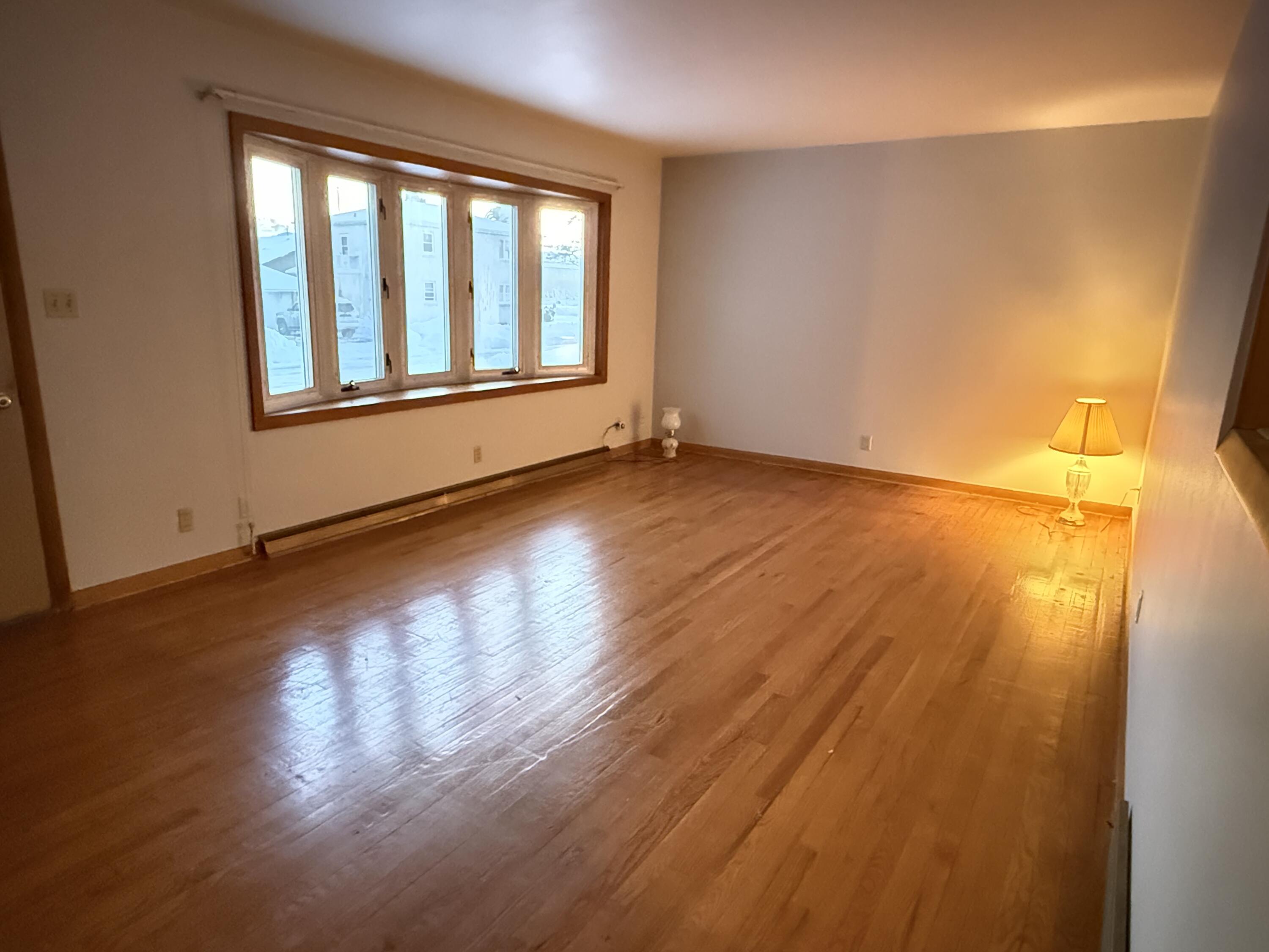 1716 George Street Manitowoc, WI 54220 - Photo 7 of 28 8 living room