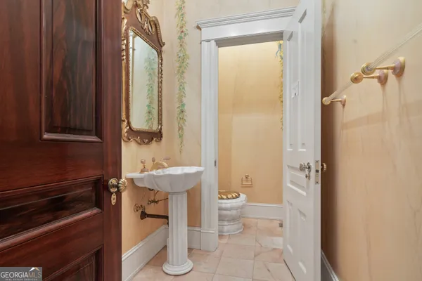 $2,400,000 | 617 Dixie Avenue, Madison, GA 30650