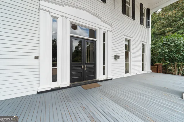 a view of a living room