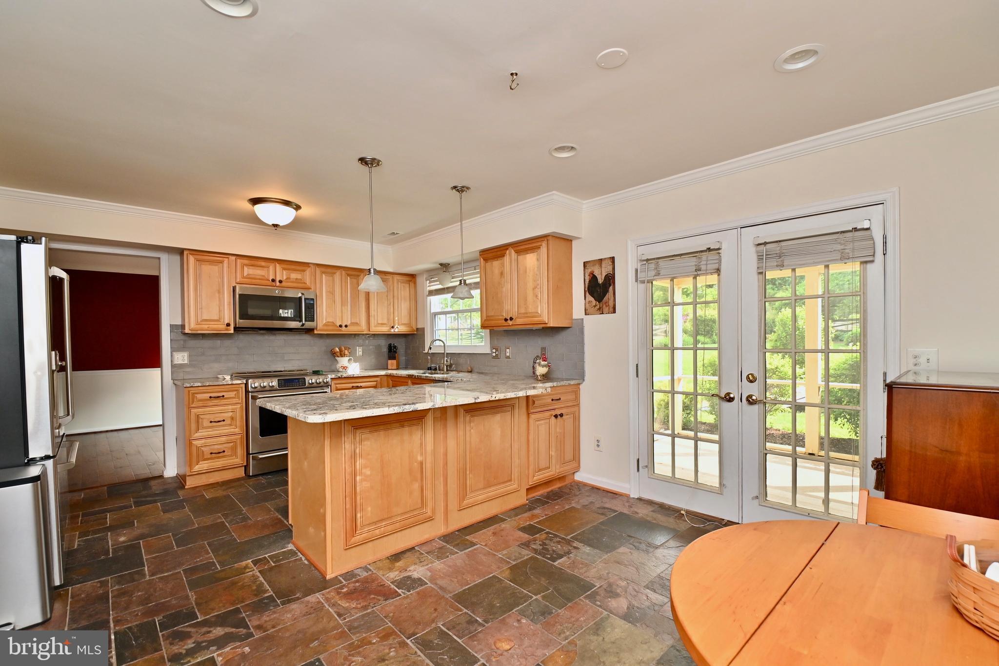 111 Hamilton Road Sterling, VA 20165 - Photo 16 of 56 Gallery Image 16