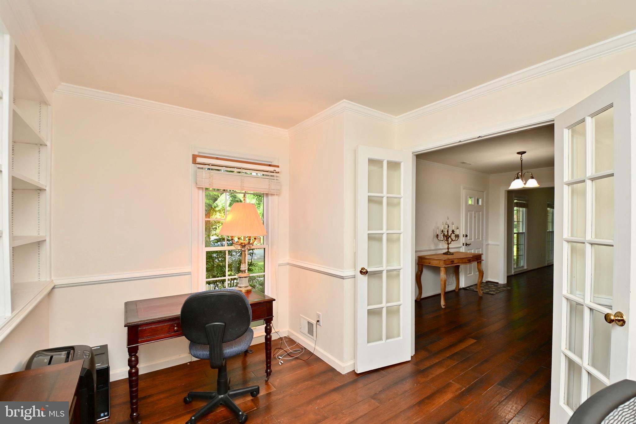 111 Hamilton Road Sterling, VA 20165 - Photo 18 of 56 Gallery Image 18