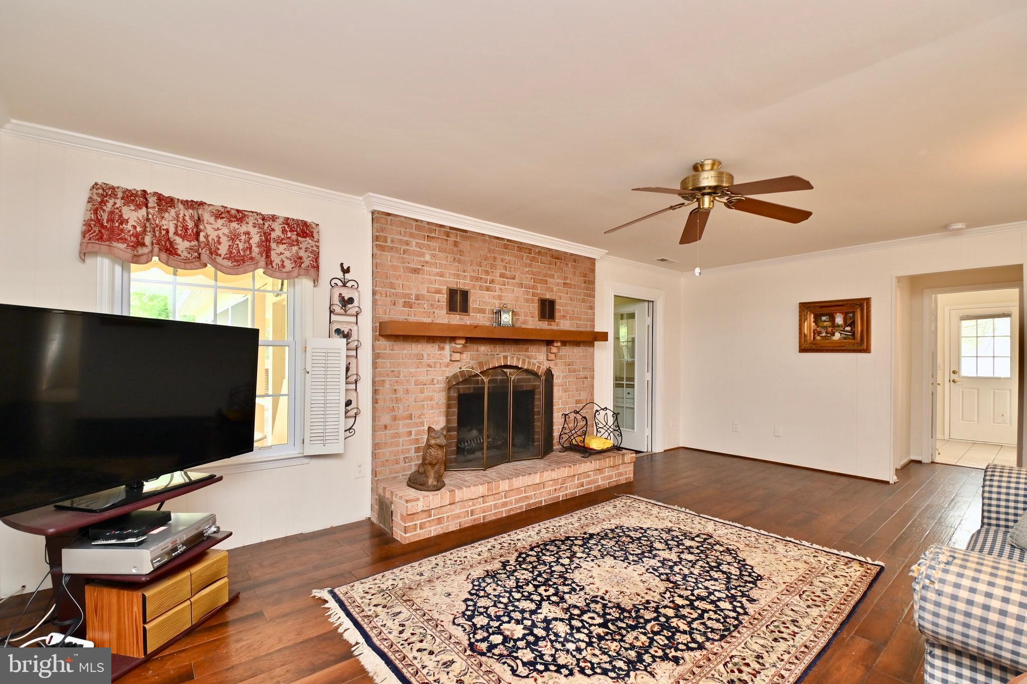 111 Hamilton Road Sterling, VA 20165 - Photo 19 of 56 Gallery Image 19