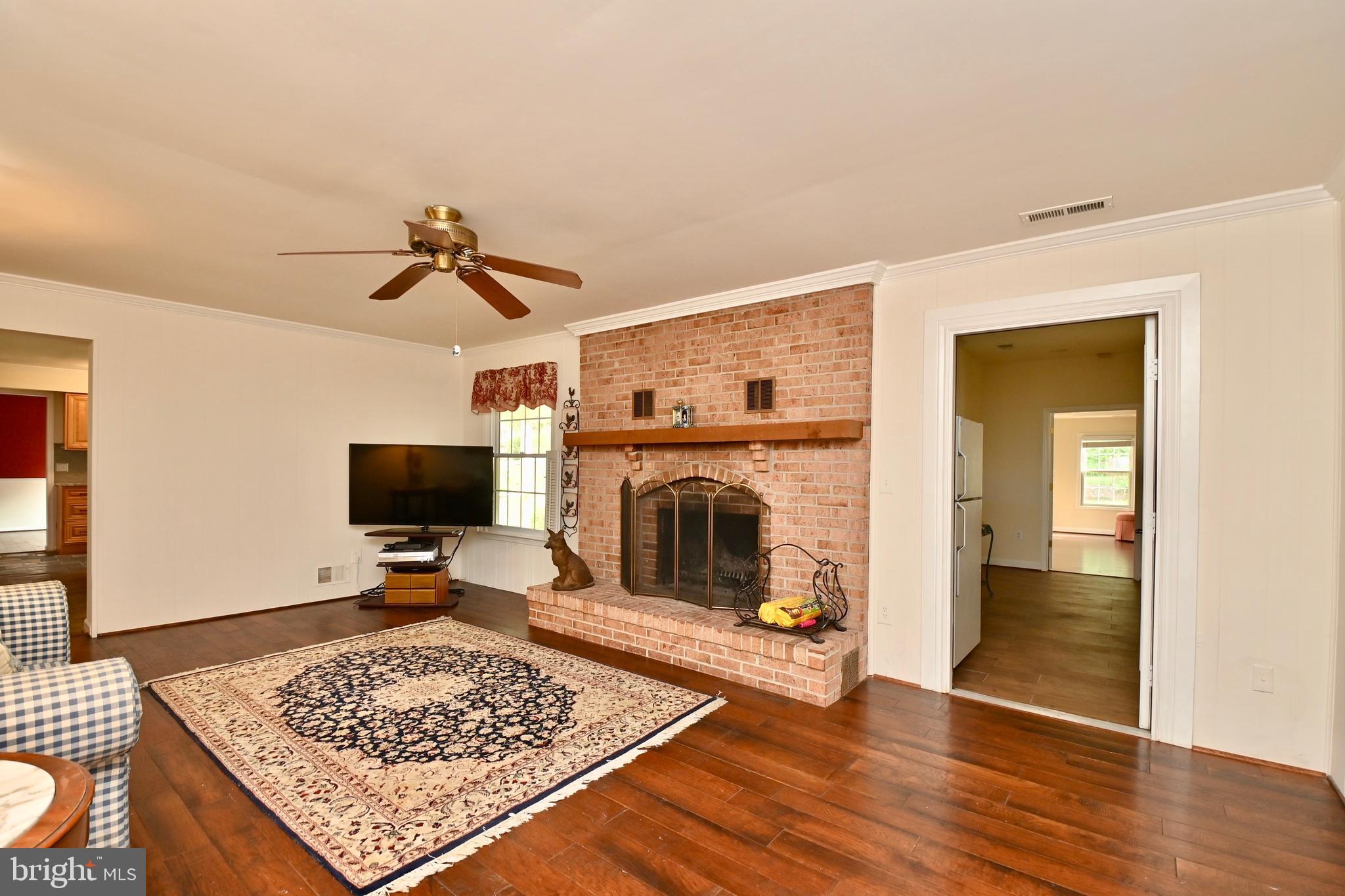111 Hamilton Road Sterling, VA 20165 - Photo 21 of 56 Gallery Image 21