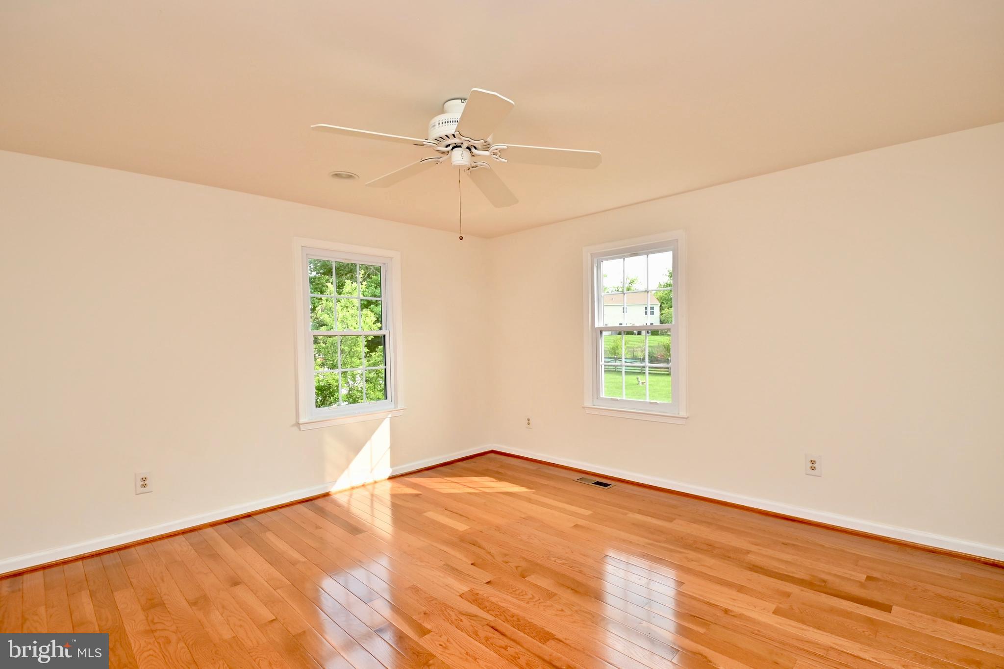 111 Hamilton Road Sterling, VA 20165 - Photo 35 of 56 Gallery Image 35