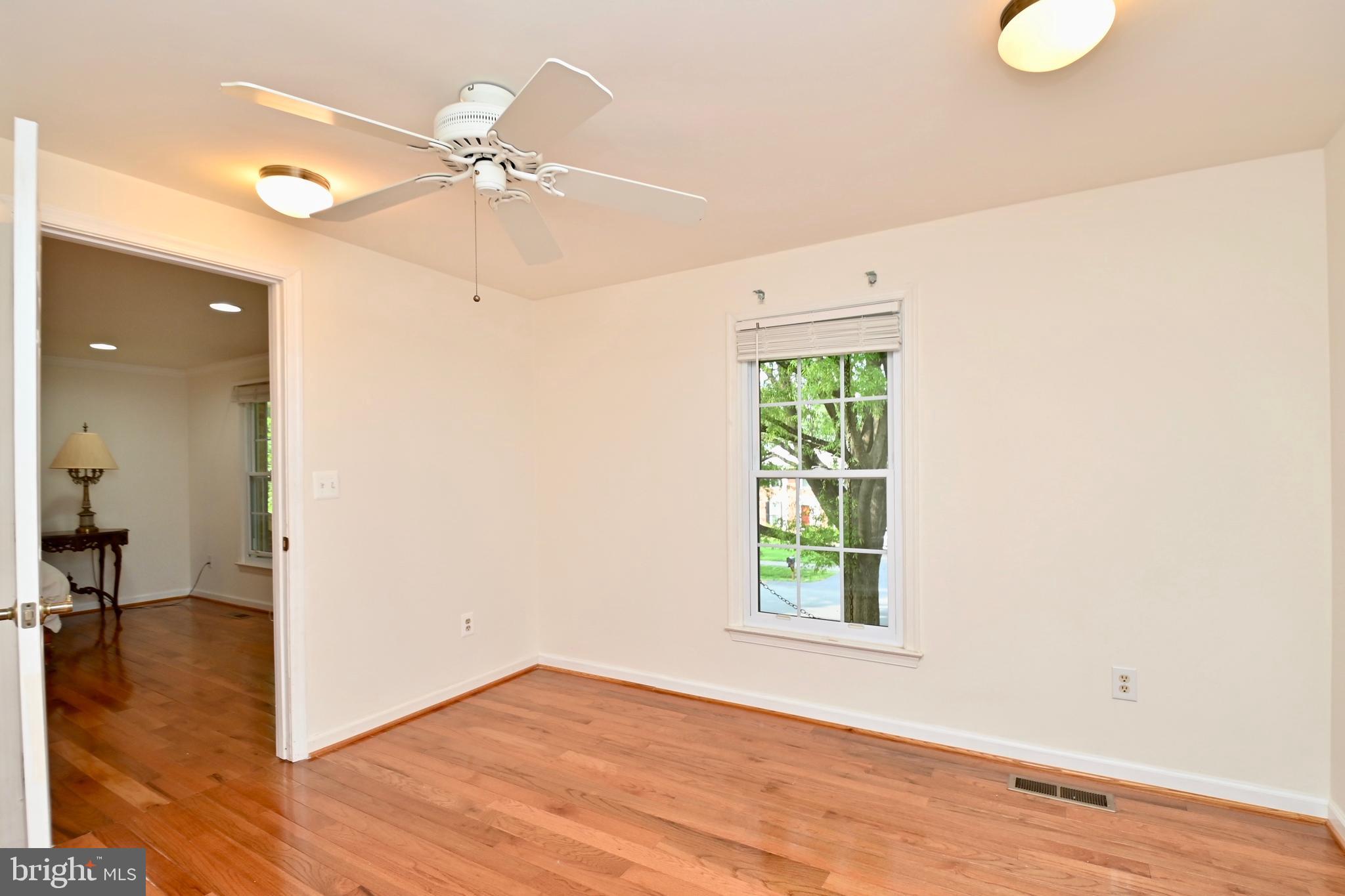 111 Hamilton Road Sterling, VA 20165 - Photo 39 of 56 Gallery Image 39