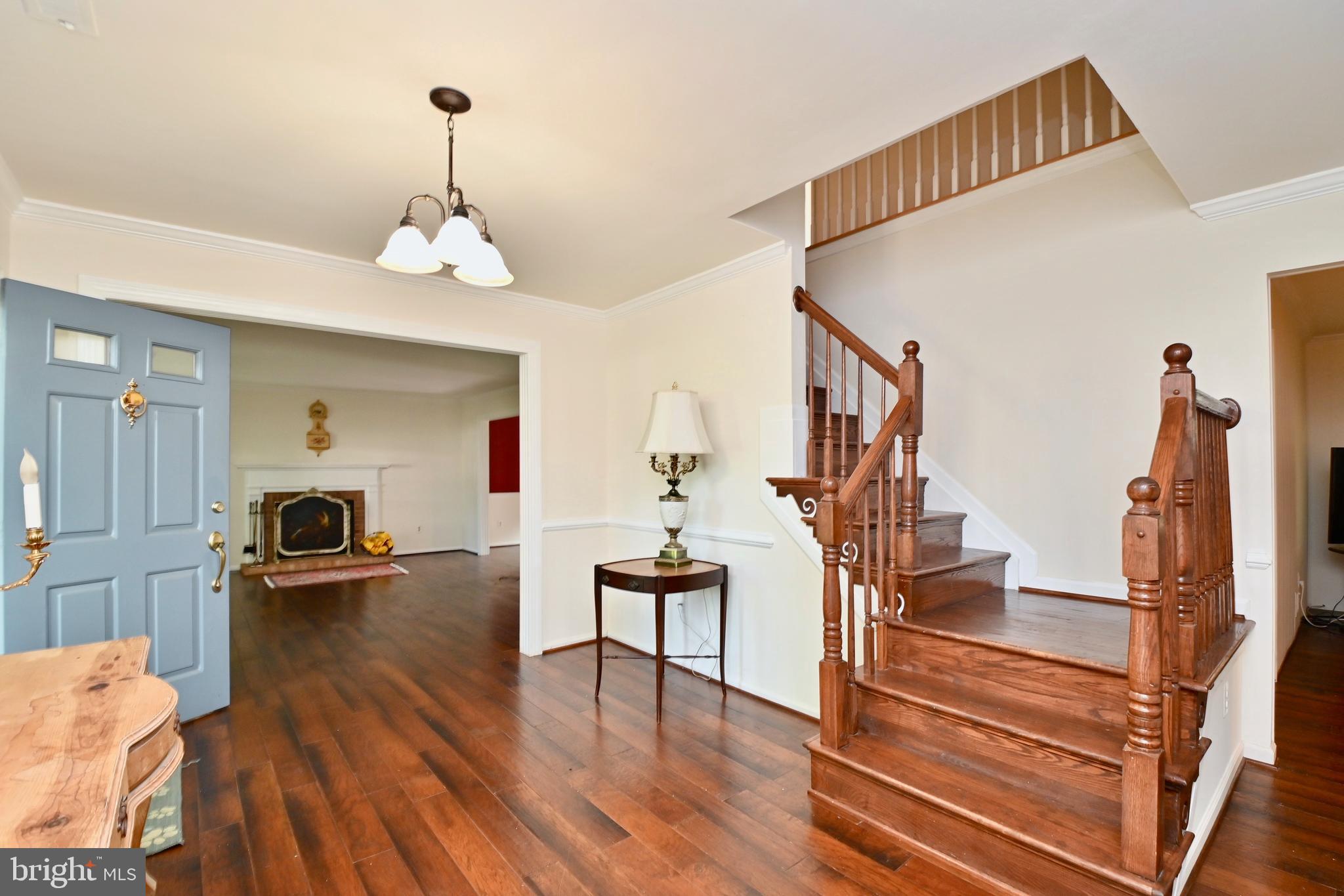 111 Hamilton Road Sterling, VA 20165 - Photo 4 of 56 Gallery Image 4