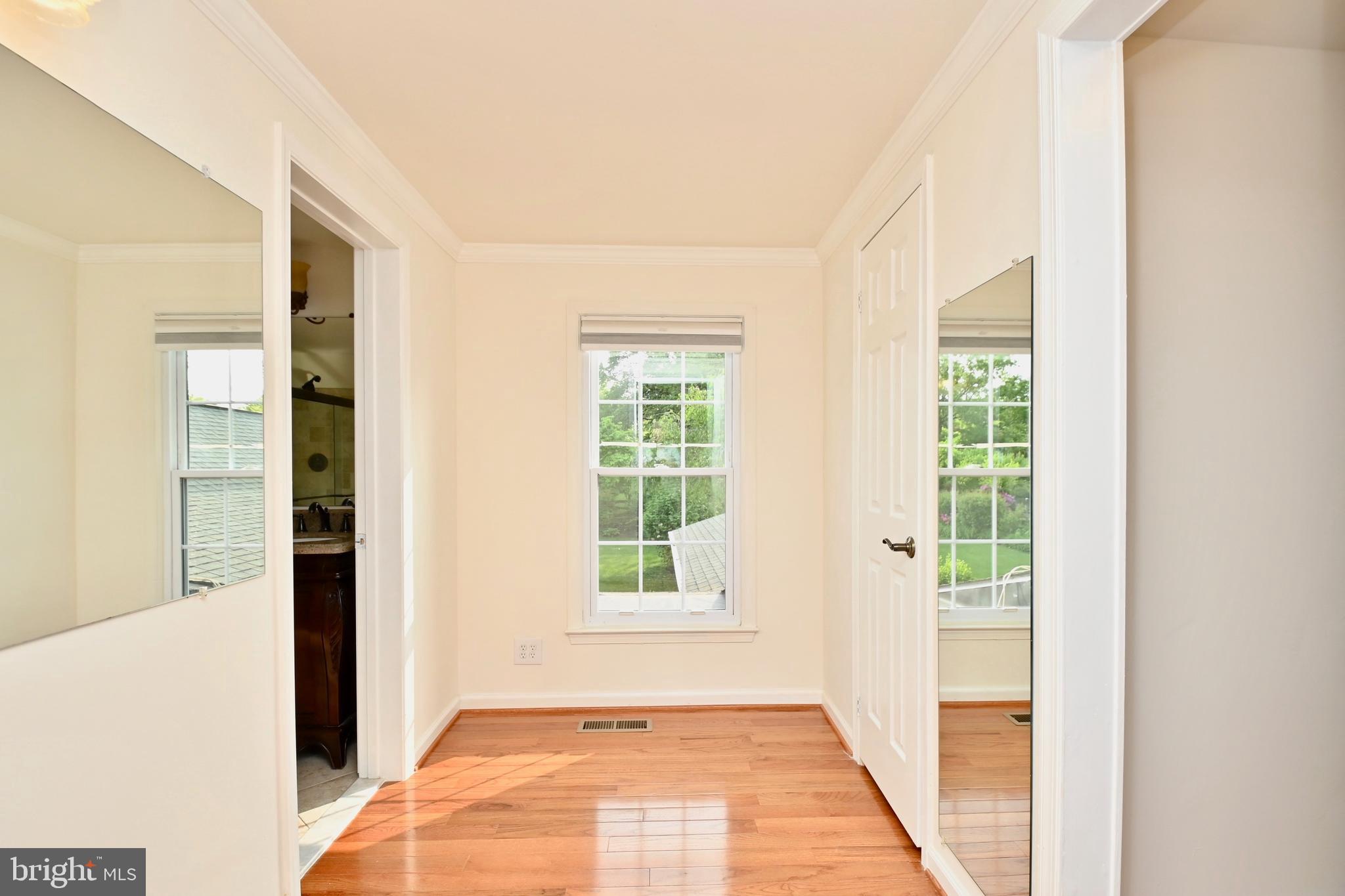 111 Hamilton Road Sterling, VA 20165 - Photo 45 of 56 Gallery Image 45