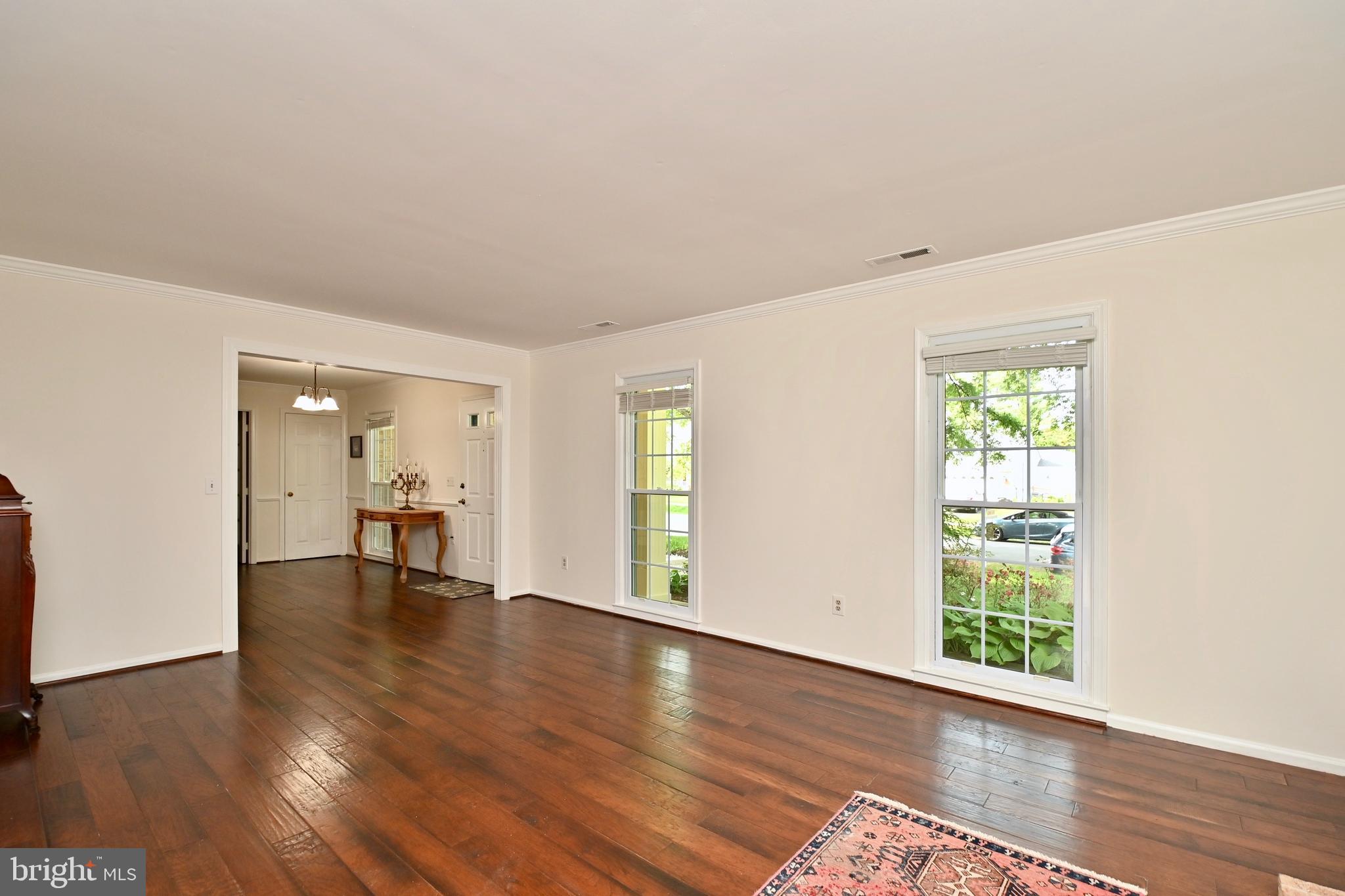 111 Hamilton Road Sterling, VA 20165 - Photo 7 of 56 Gallery Image 7