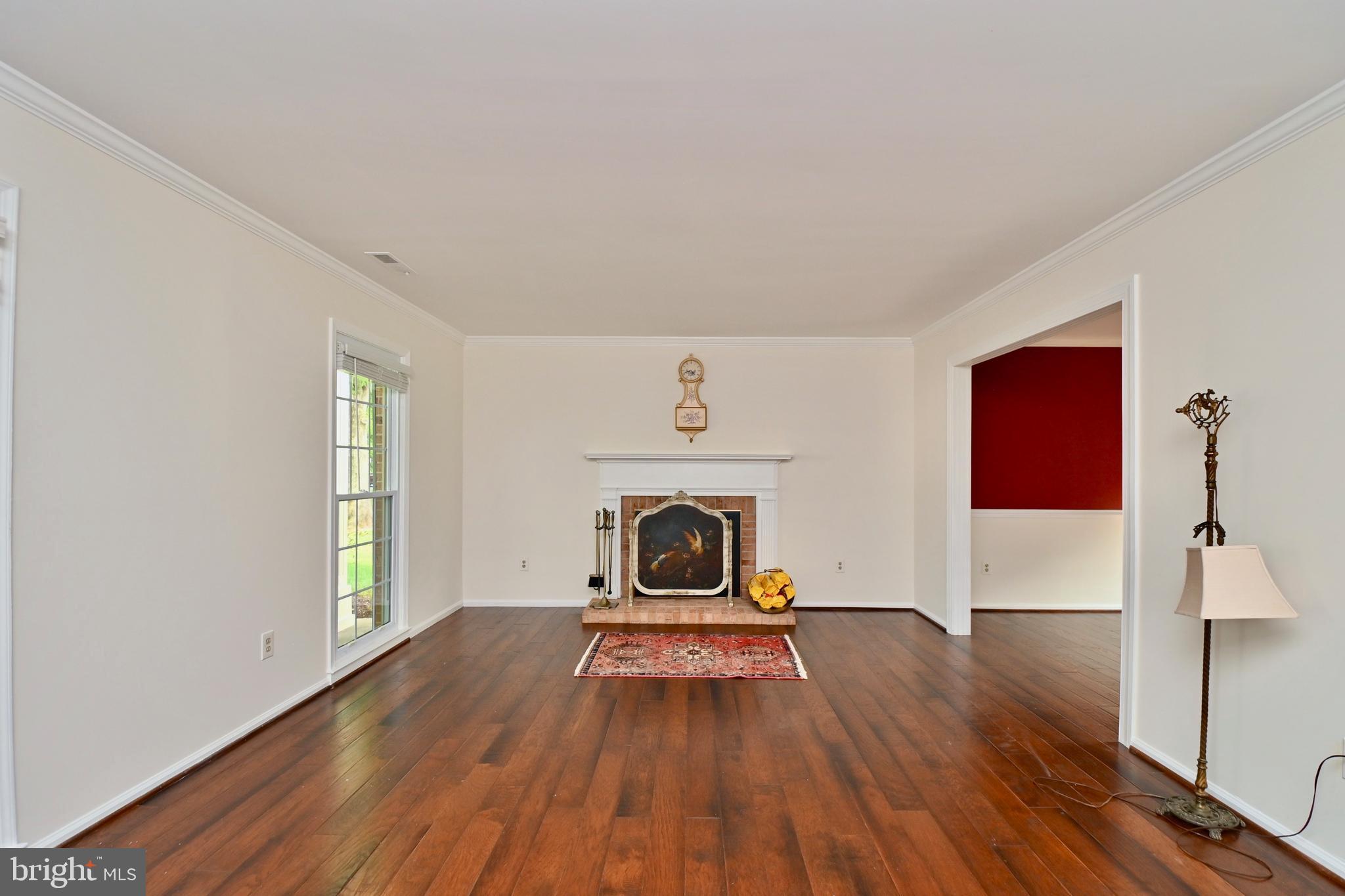 111 Hamilton Road Sterling, VA 20165 - Photo 8 of 56 Gallery Image 8