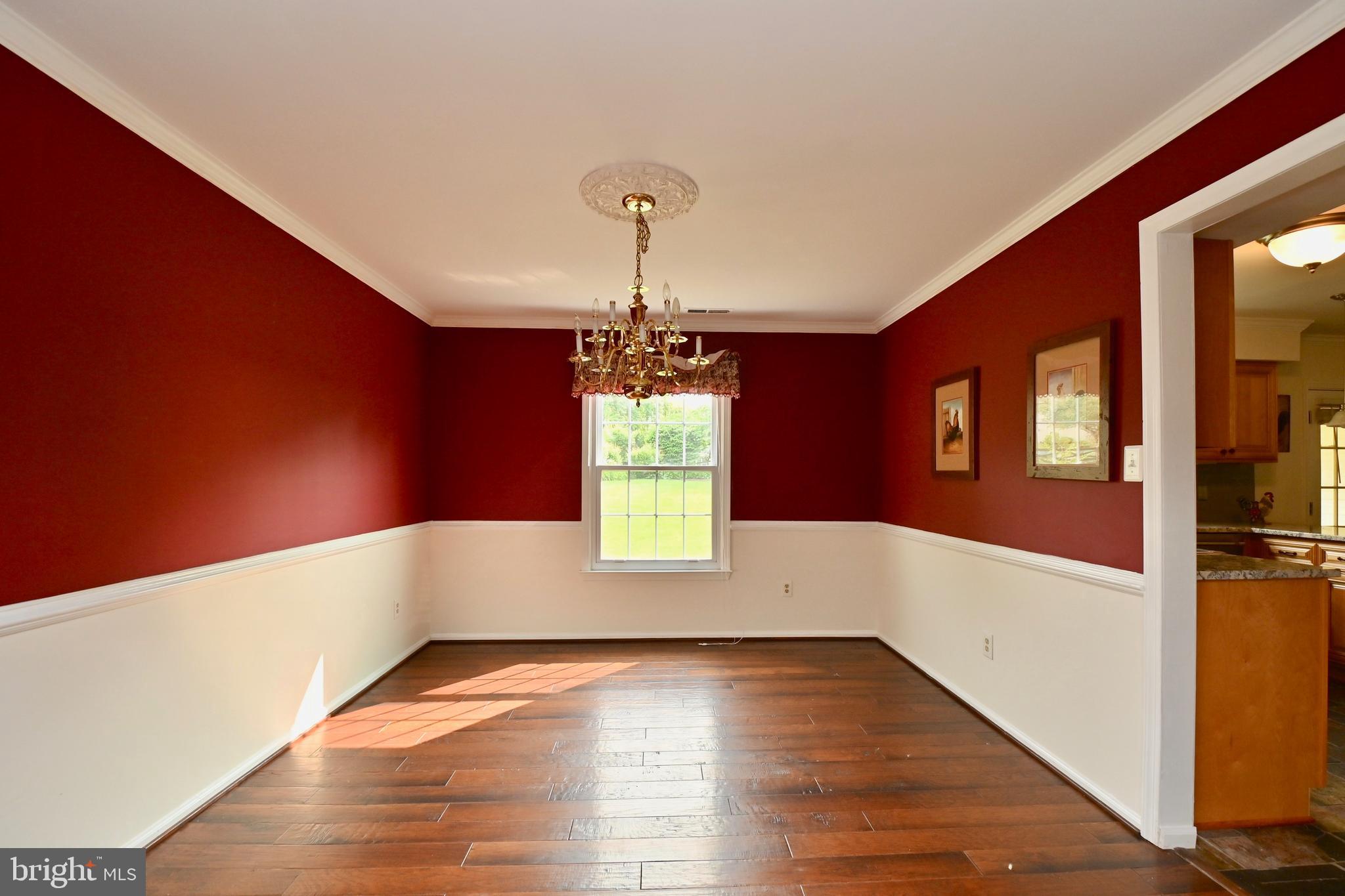 111 Hamilton Road Sterling, VA 20165 - Photo 9 of 56 Gallery Image 9