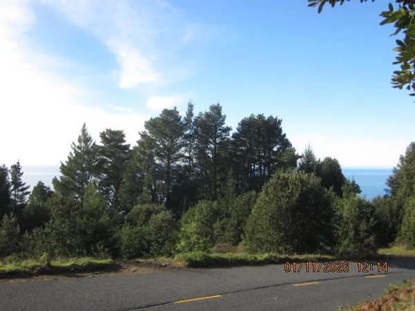 $75,000 | 2715 Toth Road, Shelter Cove, CA 95589