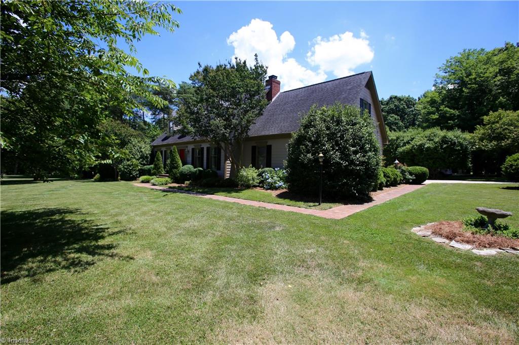 5100 Rambling Road Greensboro, NC 27409 - Photo 4 of 22