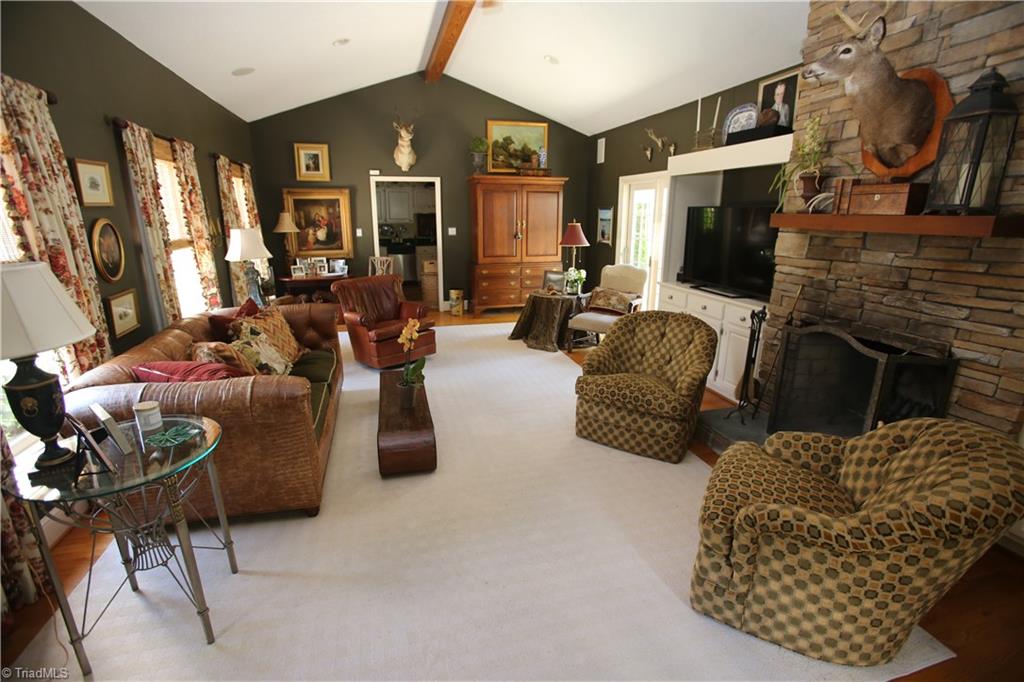 5100 Rambling Road Greensboro, NC 27409 - Photo 5 of 22