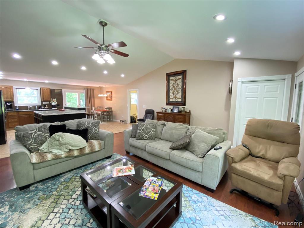 5427 Draper Road Jackson, MI 49201 - Photo 5 of 23
