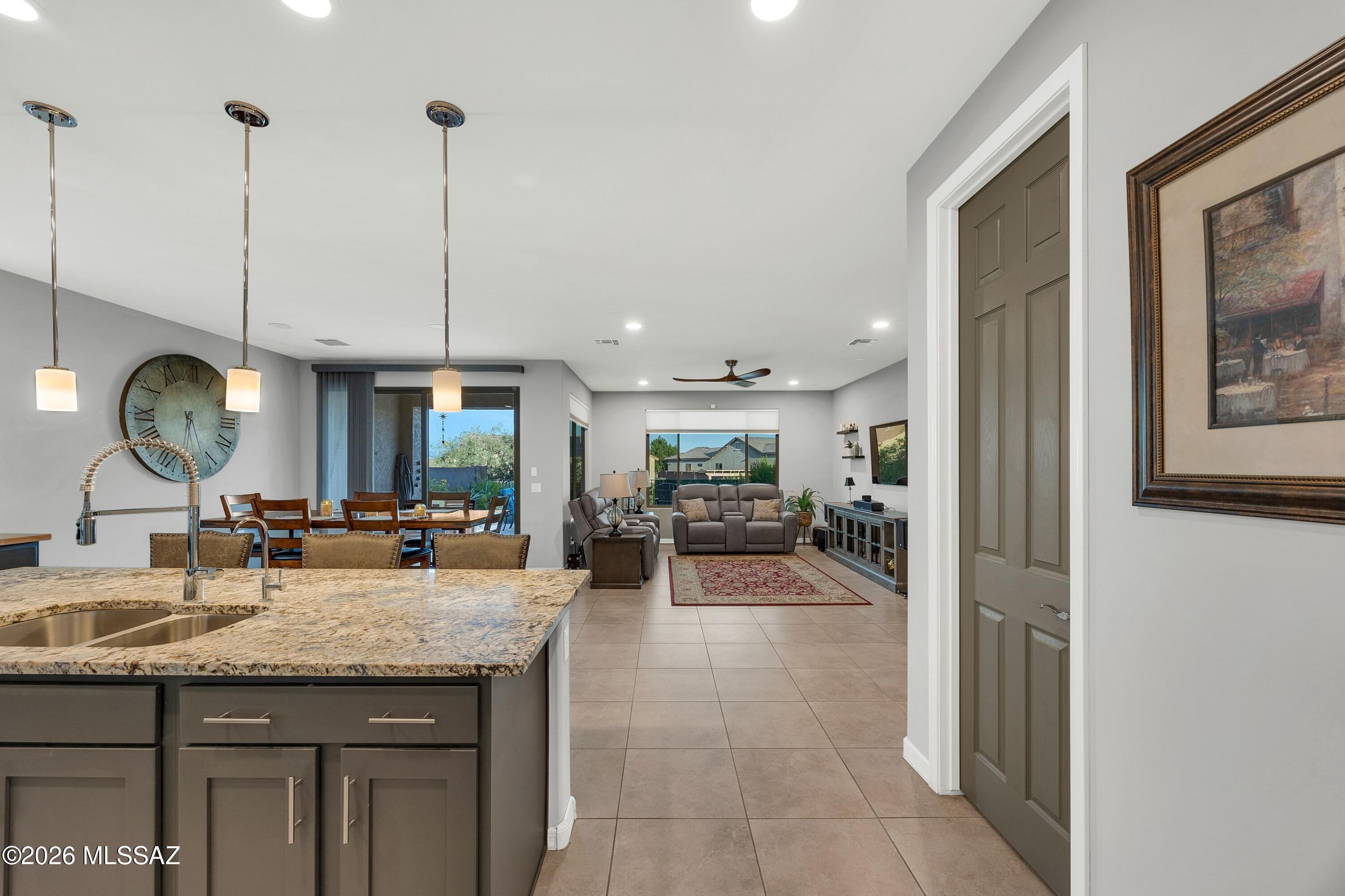 8428 North Lone Ranger Road Tucson, AZ 85743 - Photo 8 of 40