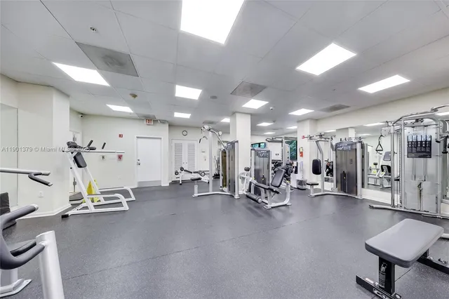 $6,000 | 2333 Brickell Avenue, Unit 1406, Miami, FL 33129