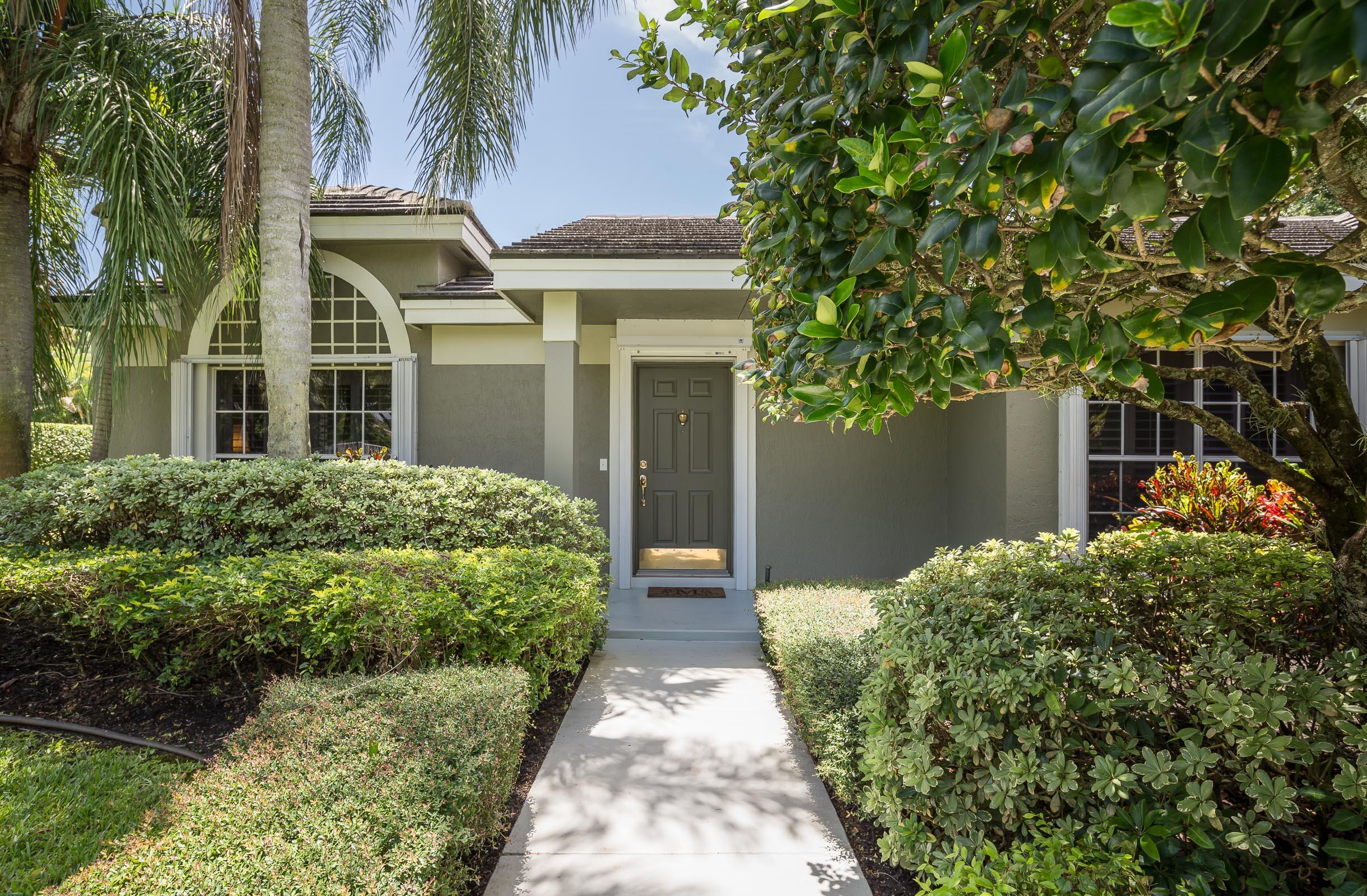 3910 Sabal Lakes Road Delray Beach, FL 33445 - Photo 5 of 37 FRONT OF HOUSE