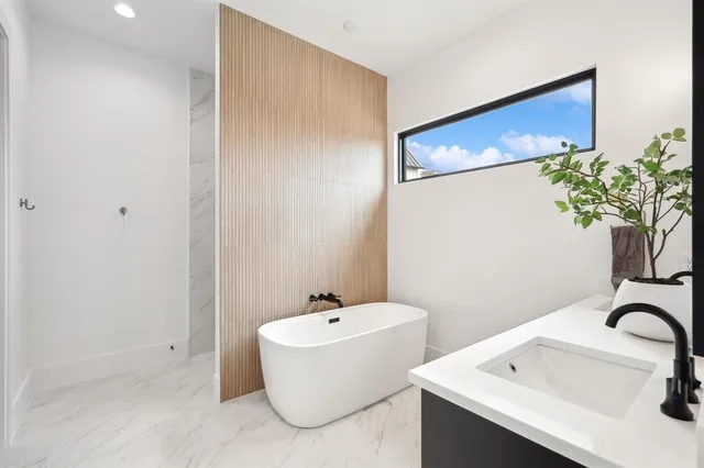 $2,350,000 | 1016 Bluff Creek Drive, Strawn, TX 76475