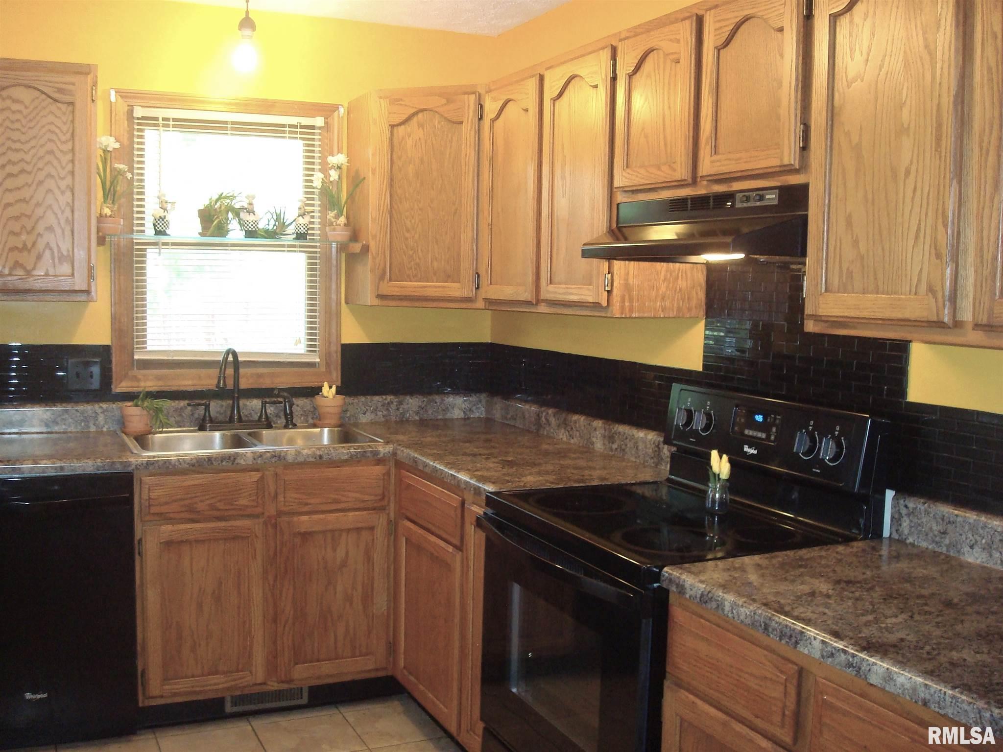 2008 Halifax Drive Springfield, IL 62703 - Photo 8 of 18