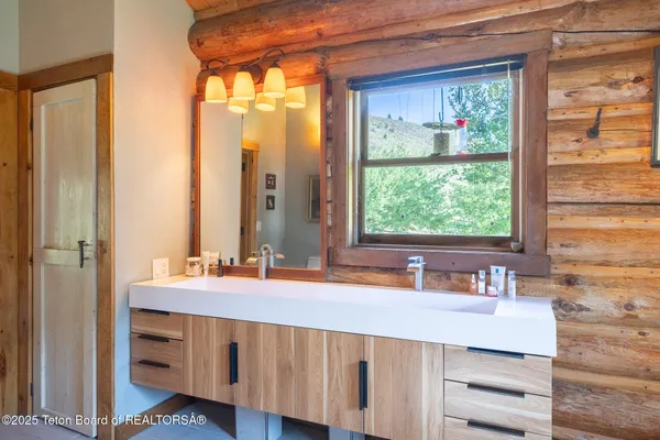 $2,800,000 | 9375 Cole Canyon Road, Jackson, WY 83001