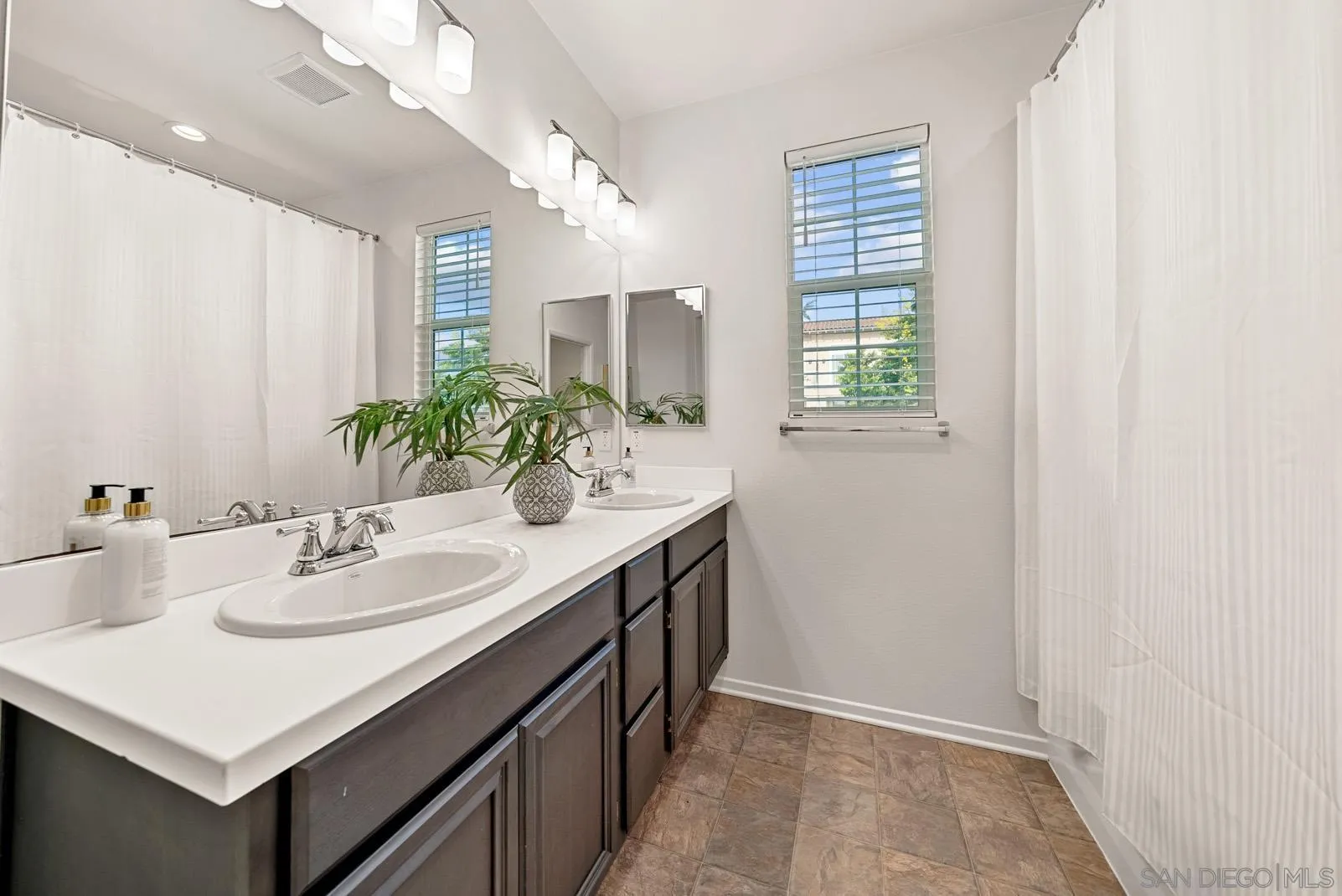 1290 Santa Victoria Road, Unit 3 Chula Vista, CA 91913 - Photo 24 of 42 Gallery Image 24