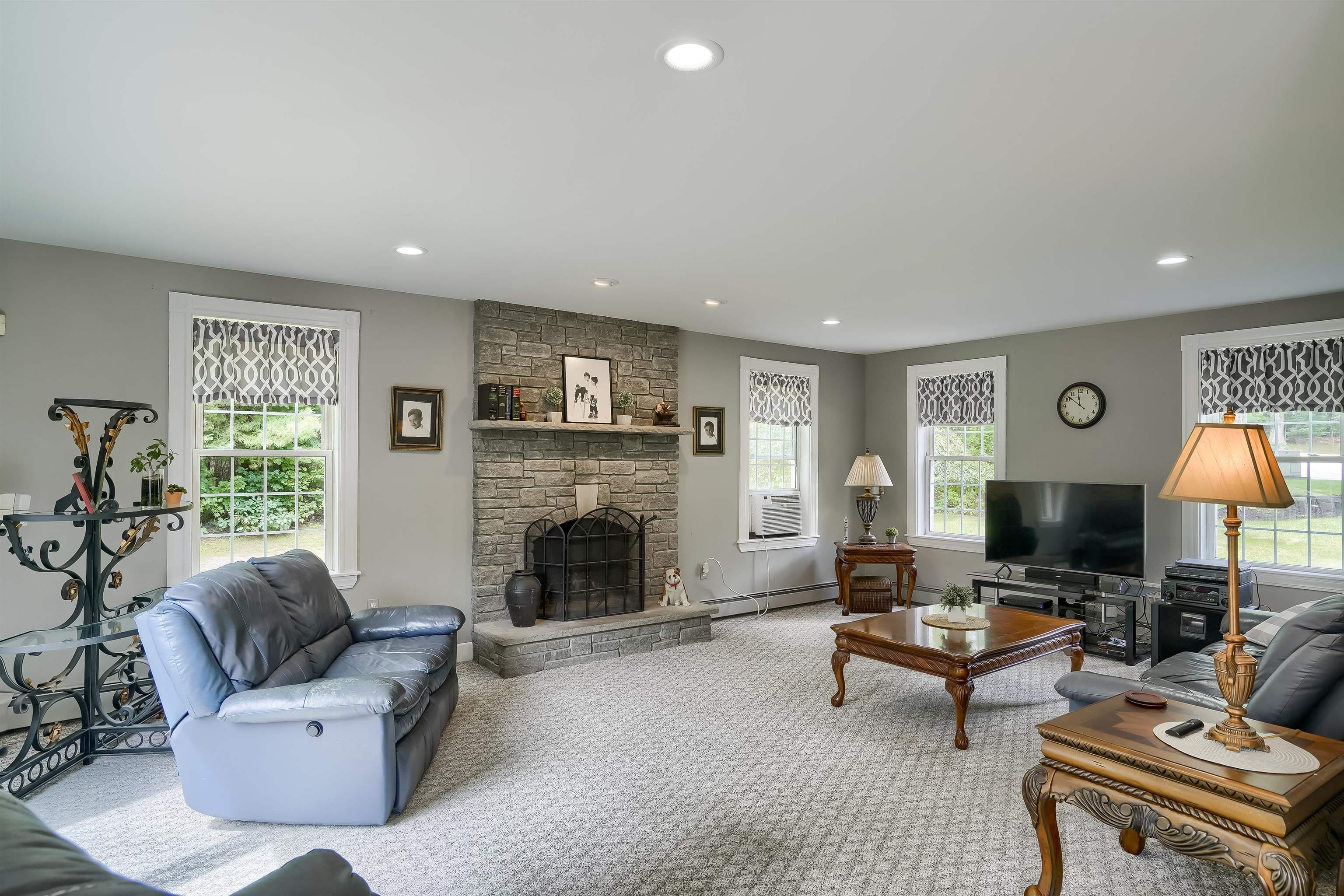 4 Coachman Road Windham, NH 03087 - Photo 12 of 35