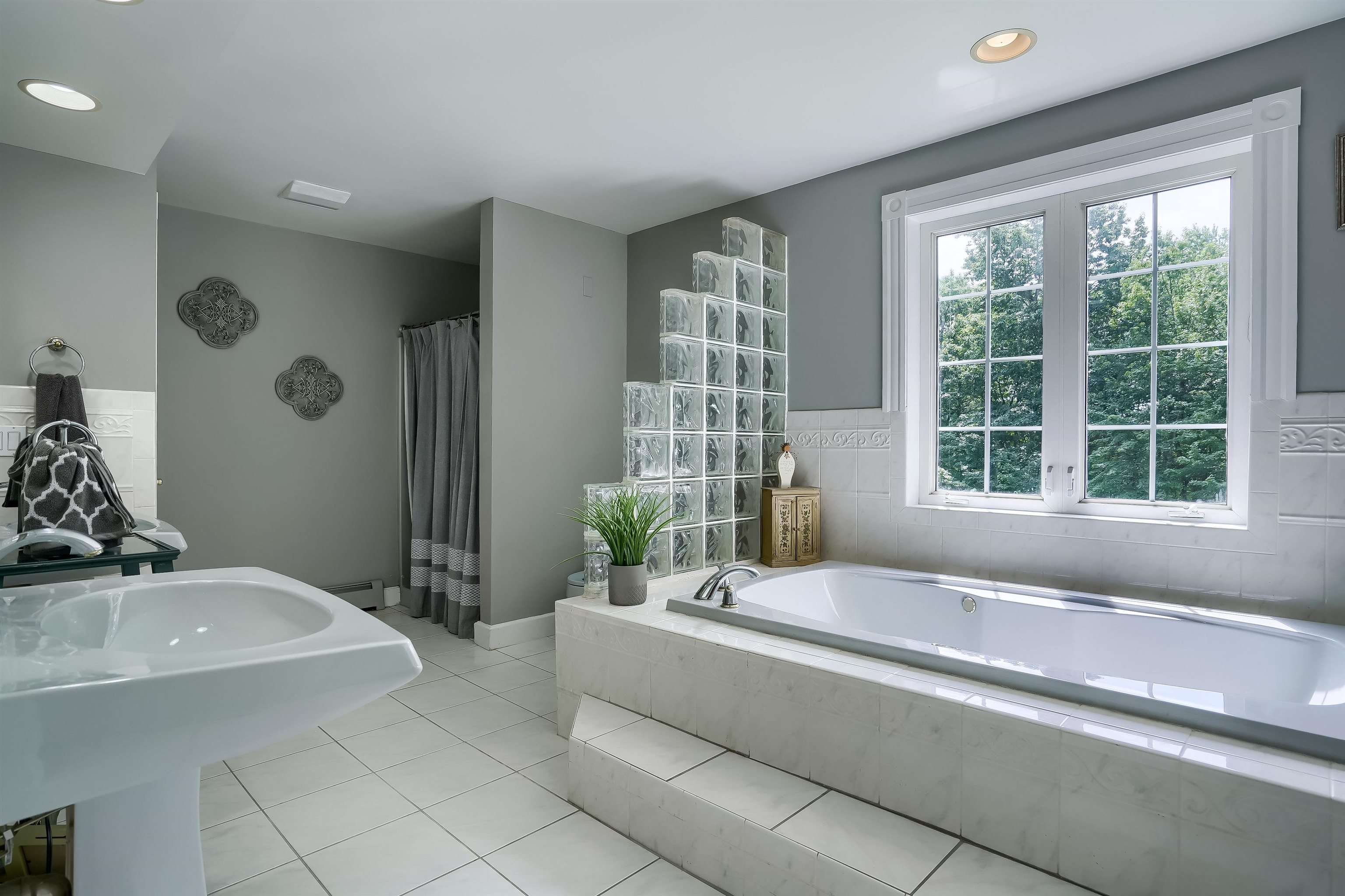 4 Coachman Road Windham, NH 03087 - Photo 21 of 35