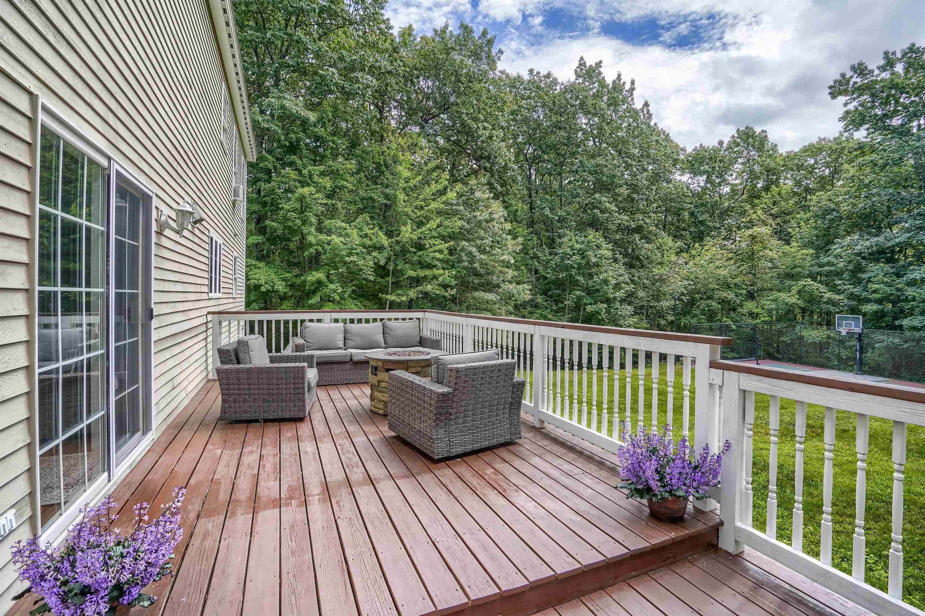 4 Coachman Road Windham, NH 03087 - Photo 29 of 35