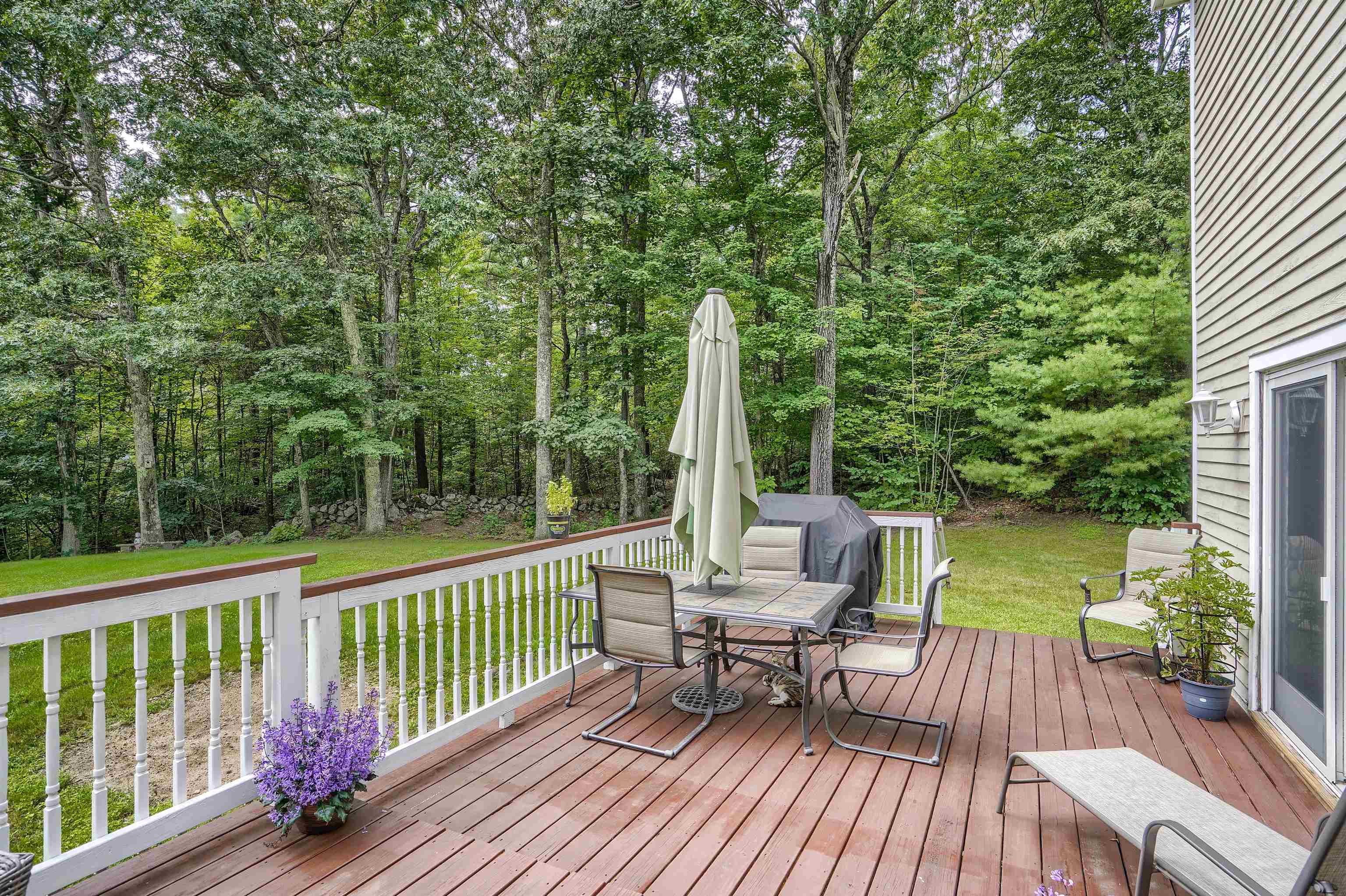 4 Coachman Road Windham, NH 03087 - Photo 30 of 35