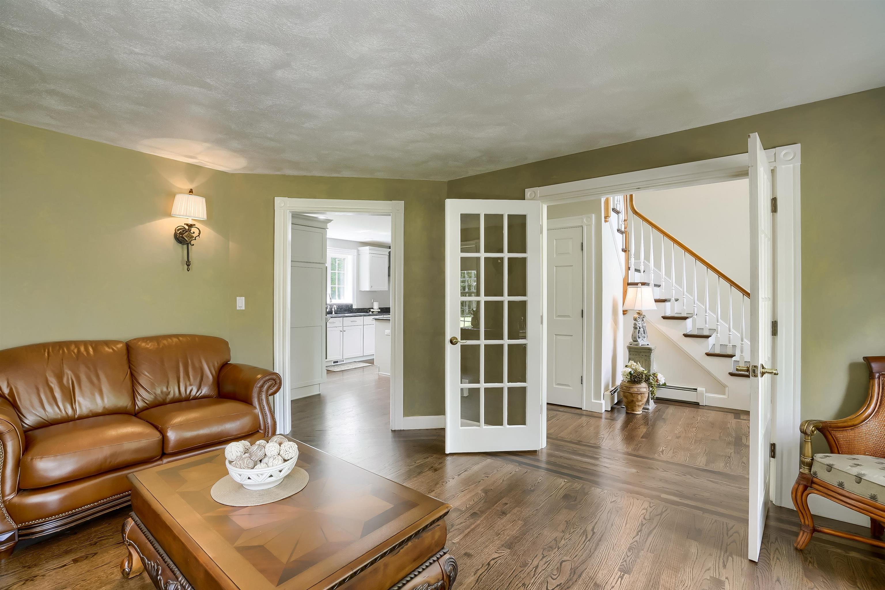 4 Coachman Road Windham, NH 03087 - Photo 4 of 35