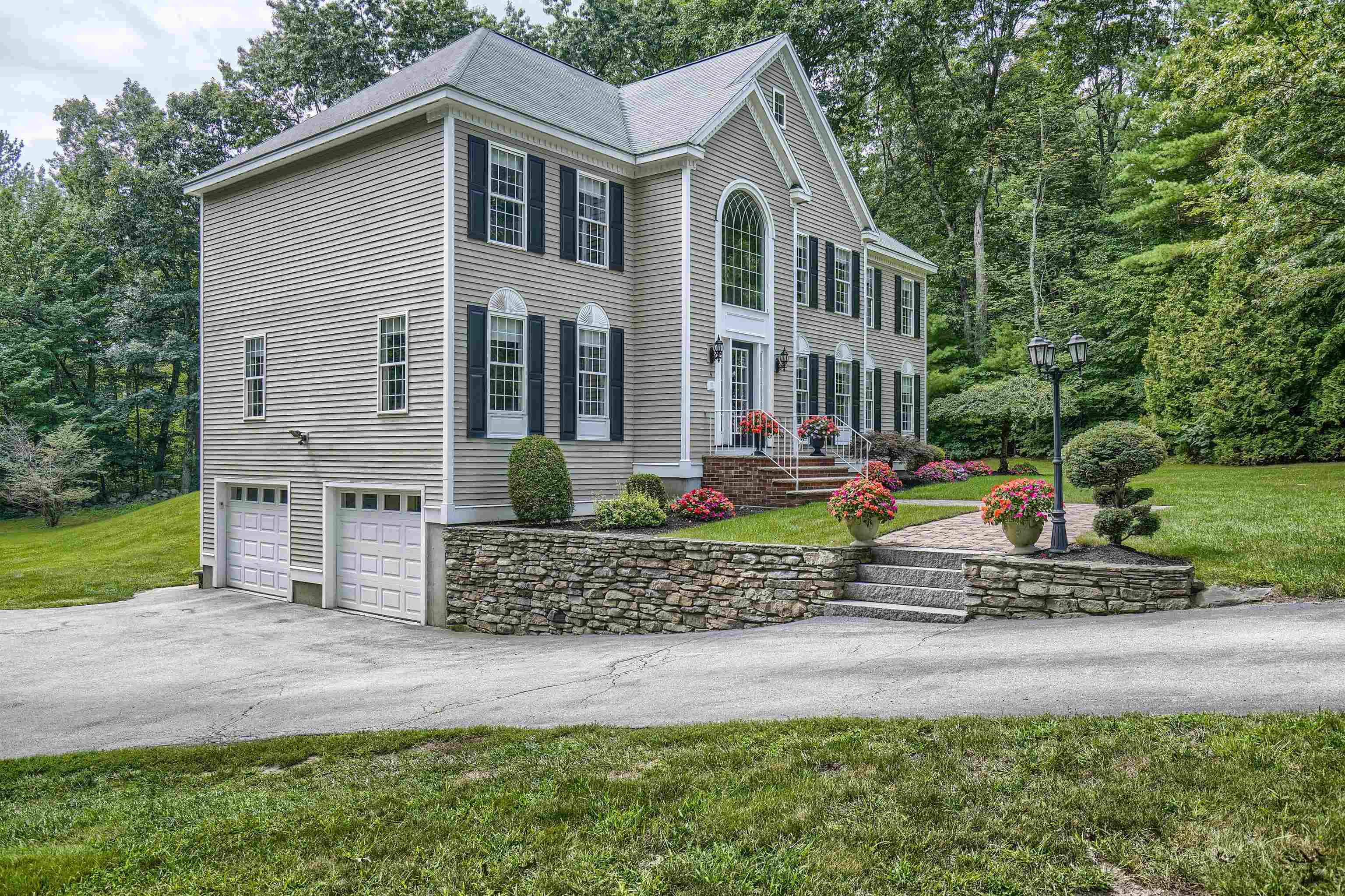 4 Coachman Road Windham, NH 03087 - Photo 33 of 35