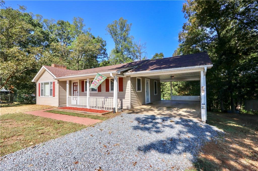 265 East Walker Road Elkin, NC 28621 - Photo 4 of 27 Gallery Image 4