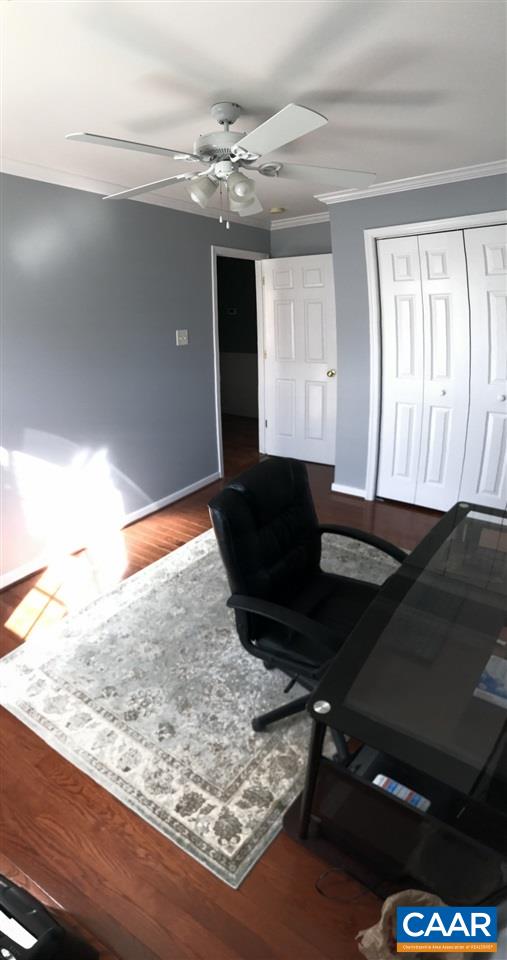 6845 Cabell Road Howardsville, VA 24562 - Photo 29 of 49 a living room with a table