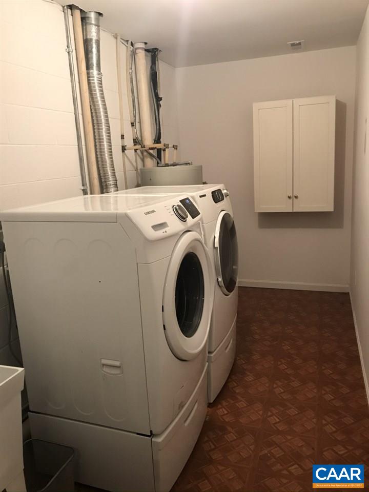 6845 Cabell Road Howardsville, VA 24562 - Photo 32 of 49 a utility room with dryer and washer