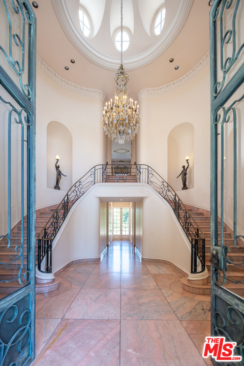 110 North Mapleton Drive Los Angeles, CA 90077 - Photo 2 of 22