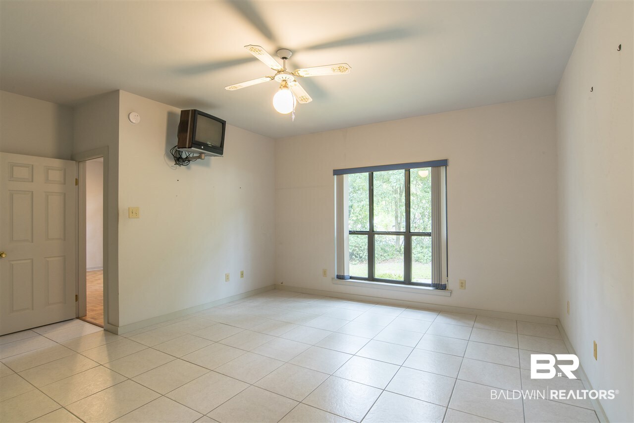 578 Ridgewood Drive Daphne, AL 36526 - Photo 14 of 33