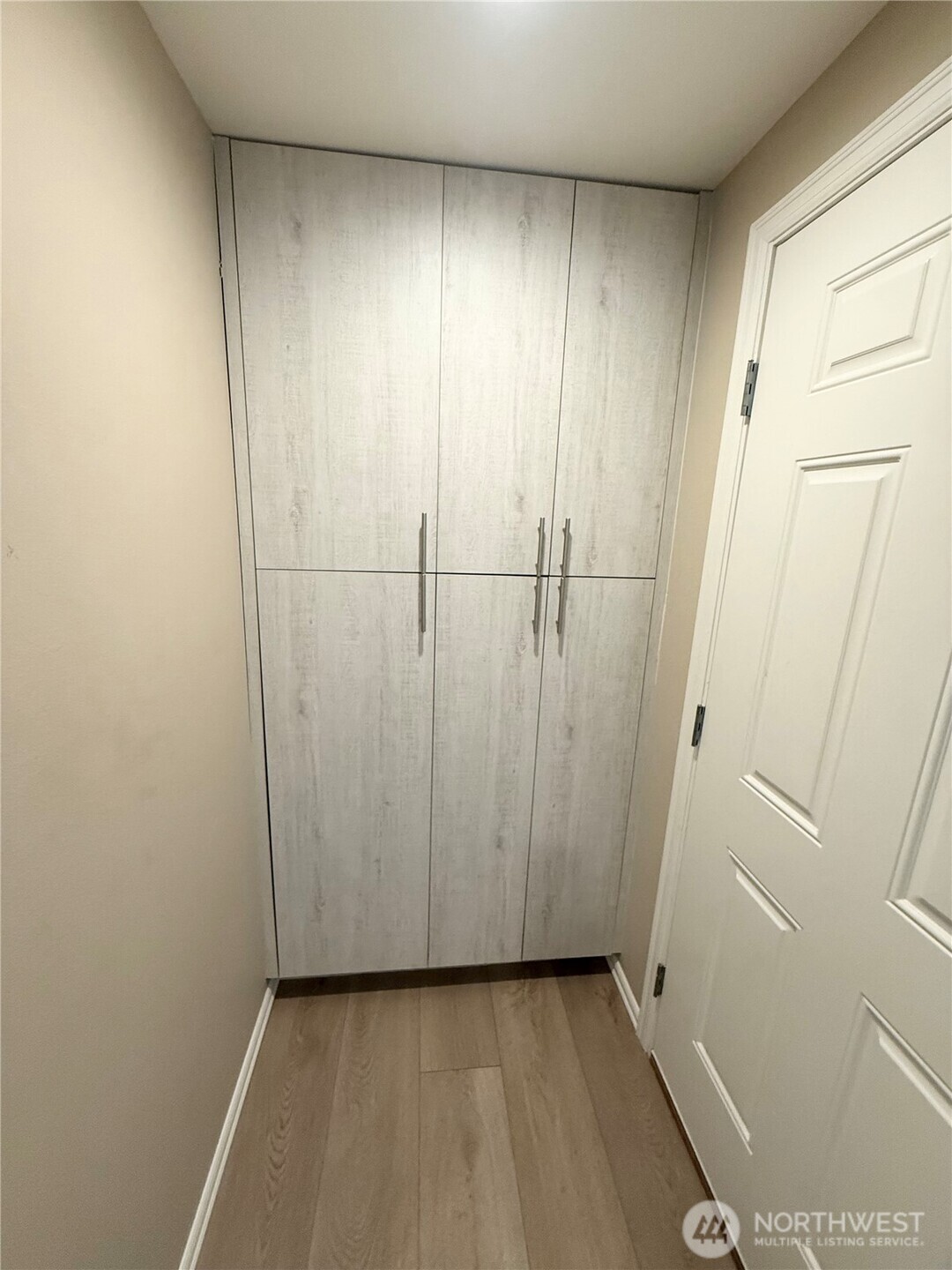 11049 18th Avenue Southwest Seattle, WA 98146 - Photo 14 of 40 a view of bathroom