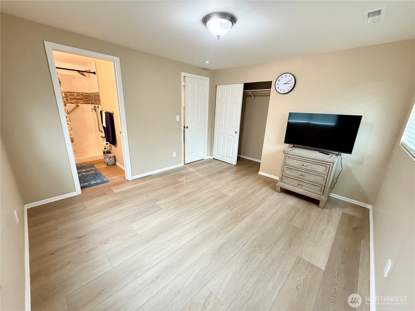 11049 18th Avenue Southwest Seattle, WA 98146 - Photo 21 of 40