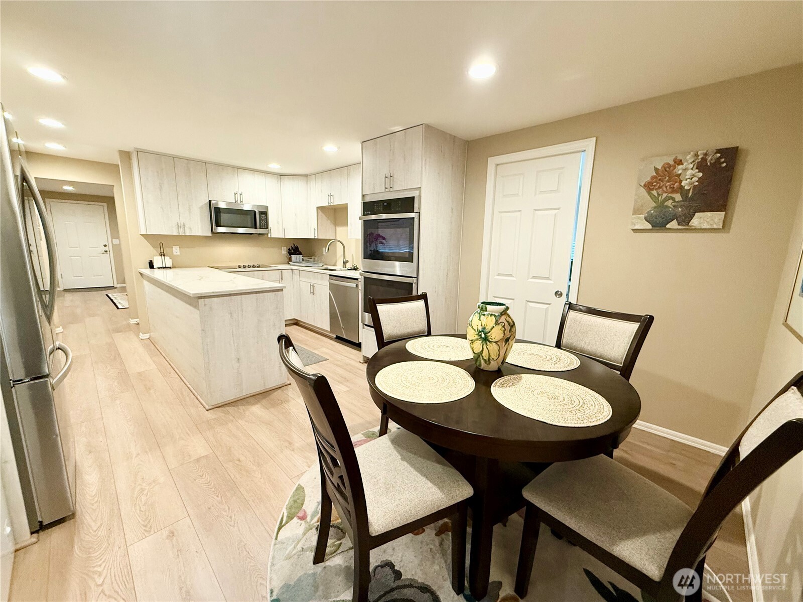 11049 18th Avenue Southwest Seattle, WA 98146 - Photo 24 of 40