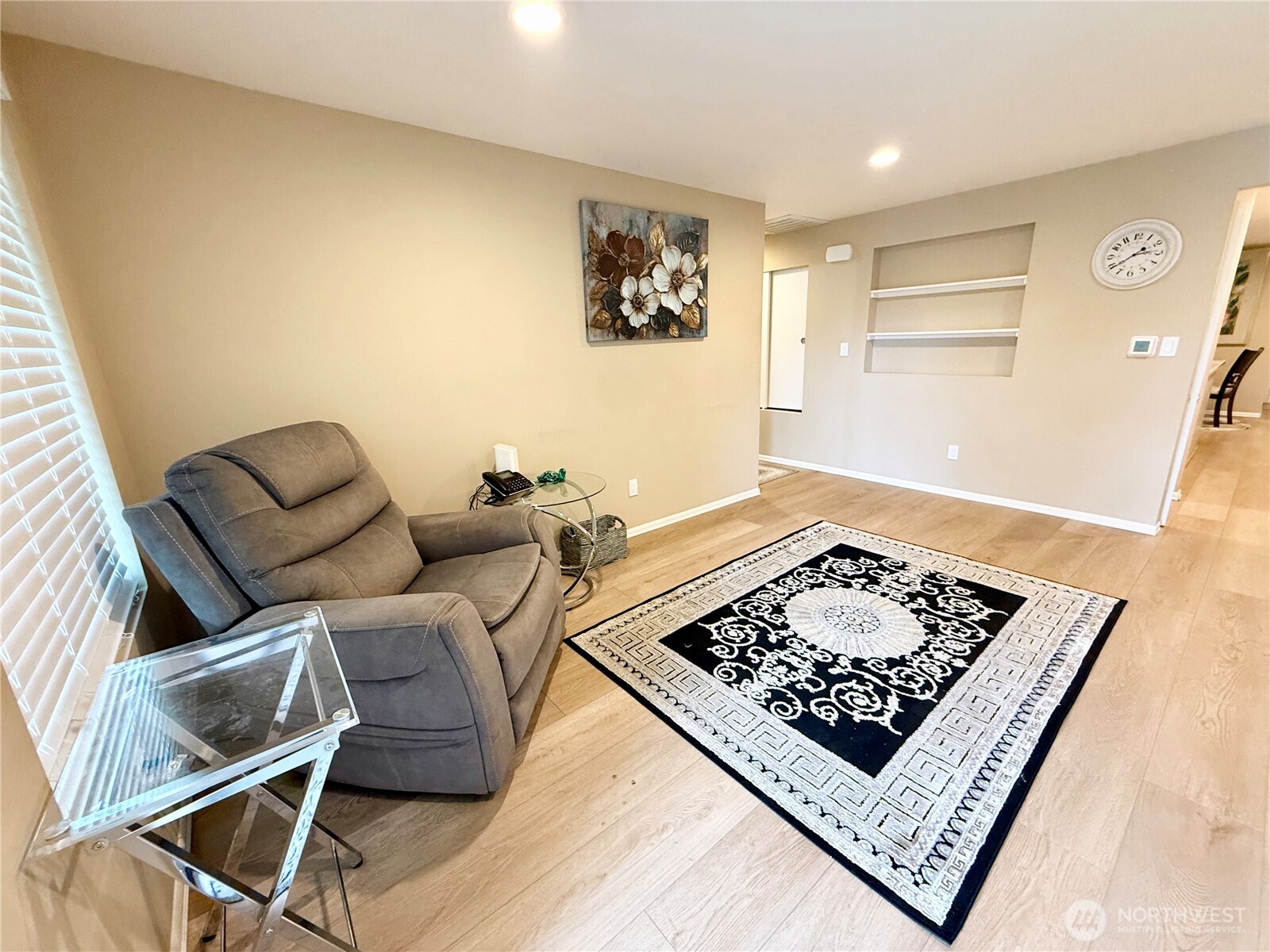 11049 18th Avenue Southwest Seattle, WA 98146 - Photo 5 of 40