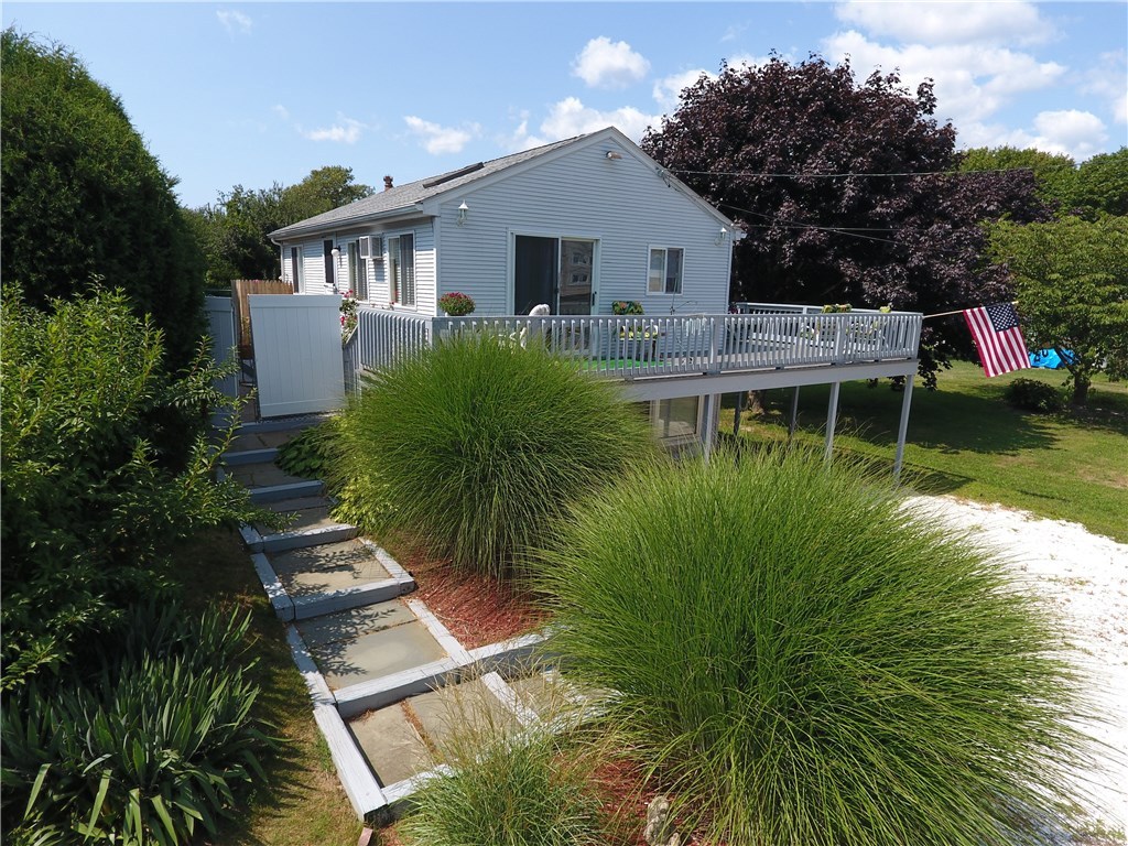 28 Goose Island Road Narragansett, RI 02882 - Photo 2 of 31