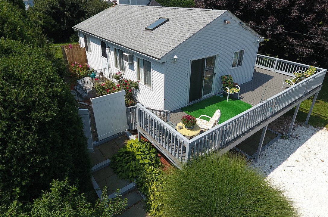 28 Goose Island Road Narragansett, RI 02882 - Photo 3 of 31
